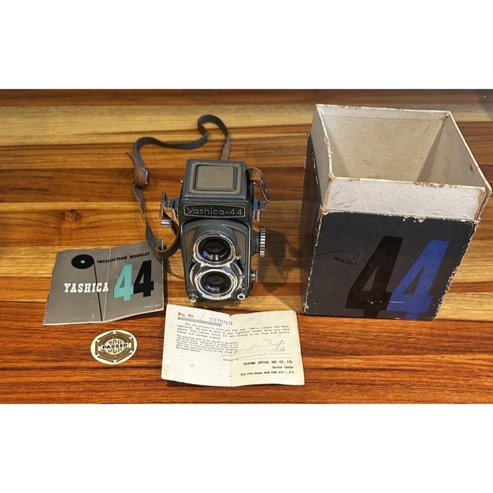 YASHICA 44 4x4 TLR Film Camera Yashikor 60mm f/3.5 Lens From JAPAN